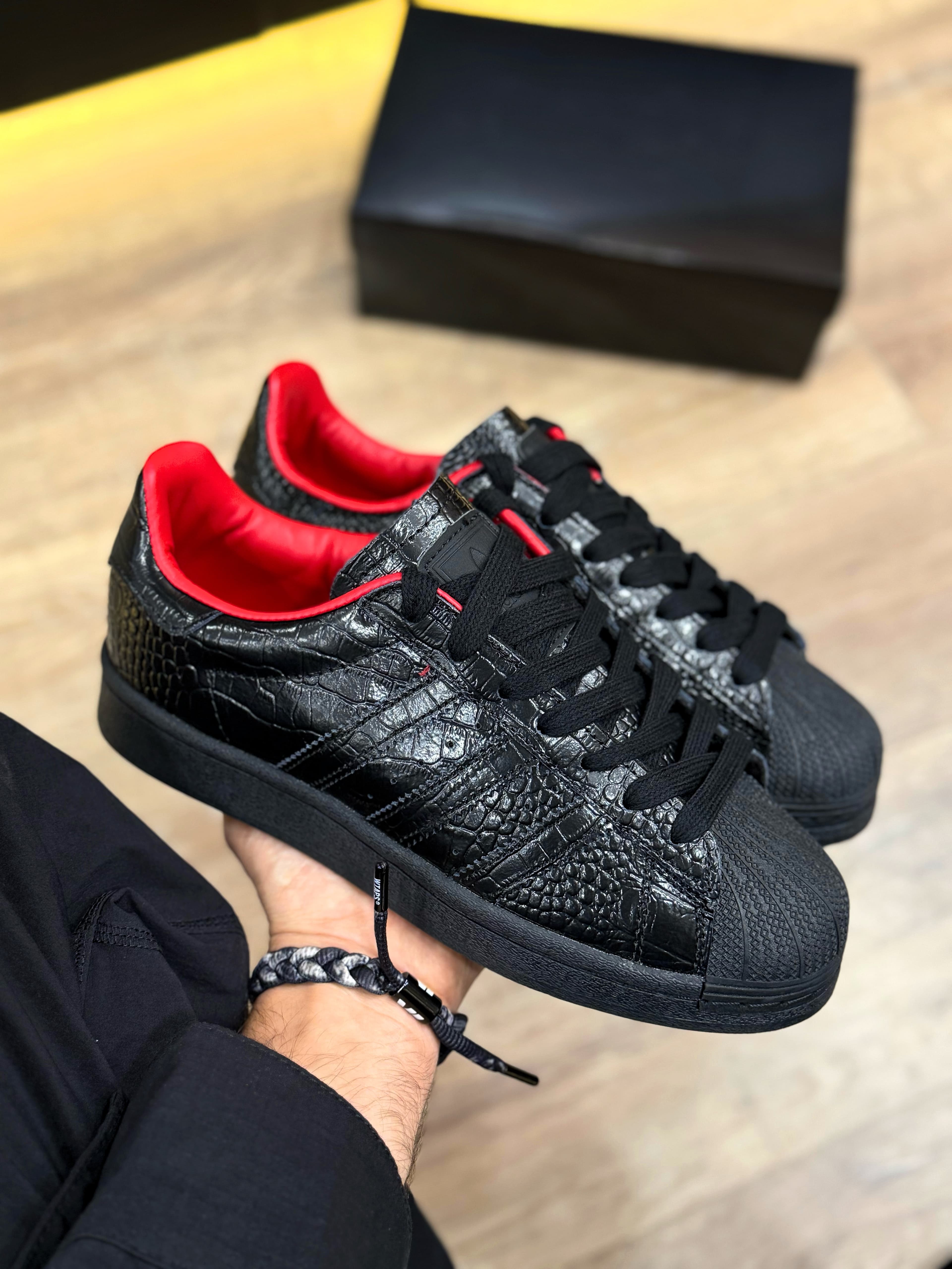 Adidas Superstar