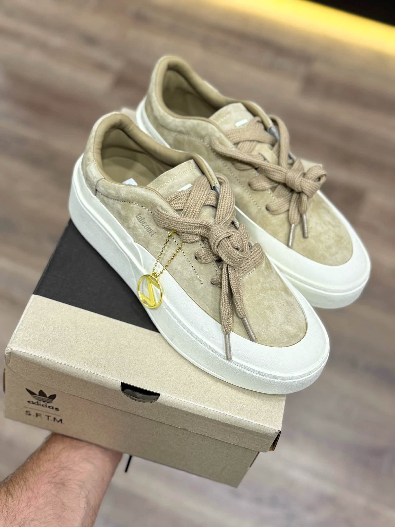 adidas Labcourt  